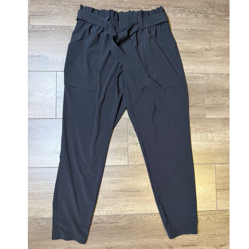 Athleta Skyline Pant Black Paperbag Waist Belted Tapered Leg 292915 Size 4